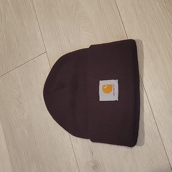 Carhartt Accessories - Carhartt beanie in excellent condition